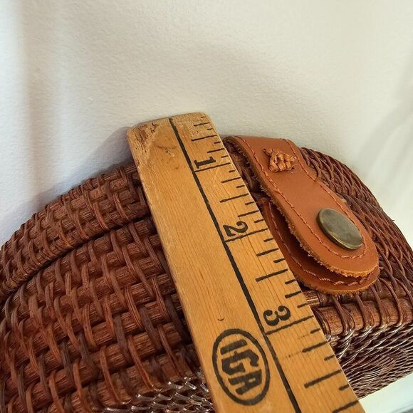 NWT RATTAN LEATHER MIX ROUND CROSSBODY BAG - Picture 8 of 10